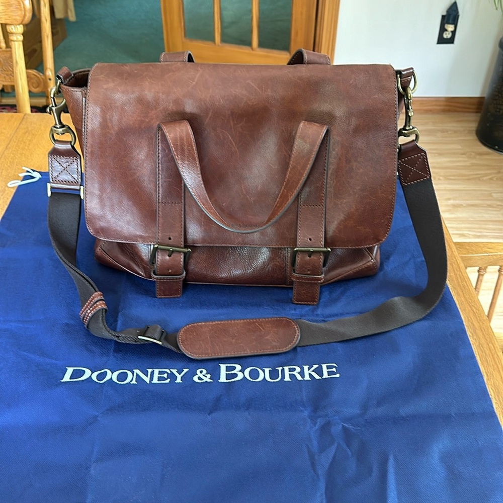Dooney & Bourke Florentine Hunter Messenger